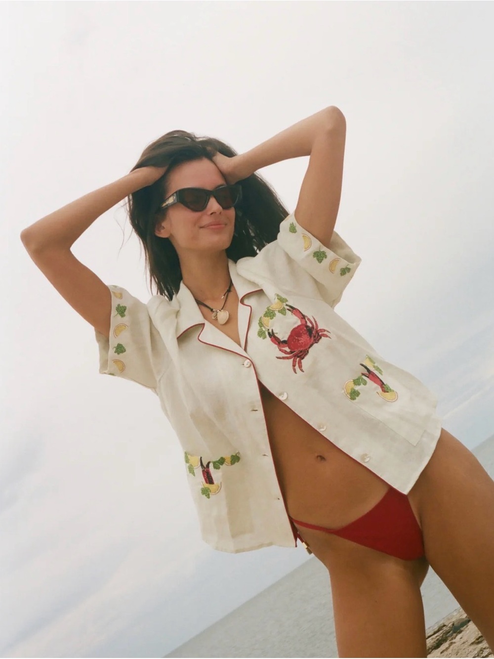 Tombolo Women’s Short-Sleeve Buttoned Shirt with Crab Legs & Lemon Embroidery - Picture 2 of 6